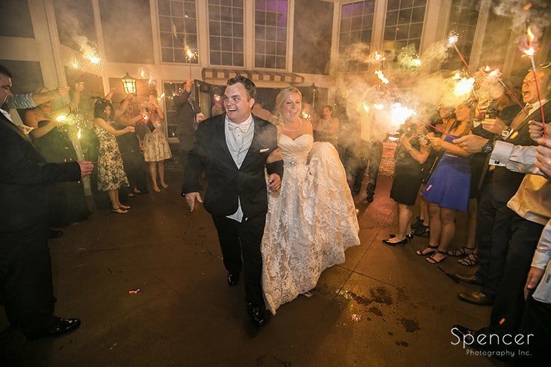 You are currently viewing Wedding Reception at the Bertram Inn // Cleveland Photographers