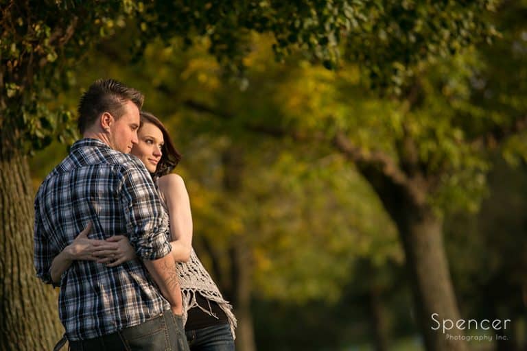 Read more about the article Fall Engagement Pictures at Edgewater Park // Cleveland Photographers