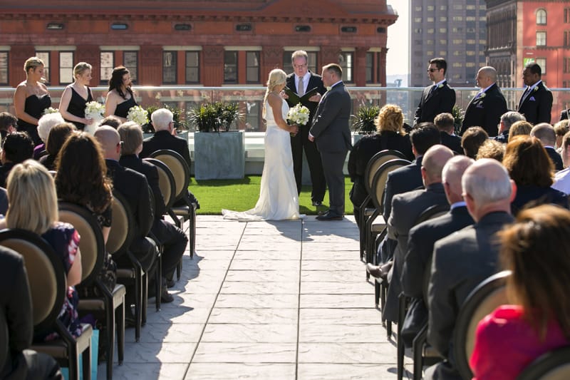 wedding ceremony at metropolitan at the 9 cleveland