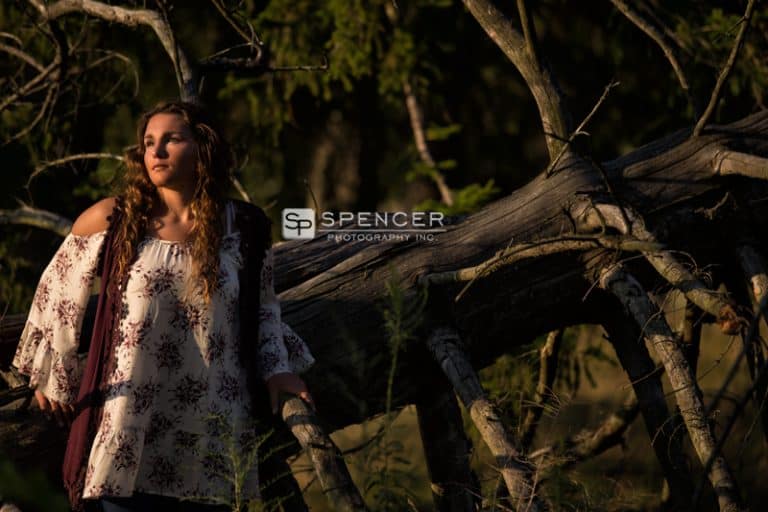 Read more about the article Mckhenna’s Senior Pictures in Akron // Akron Senior Photographer