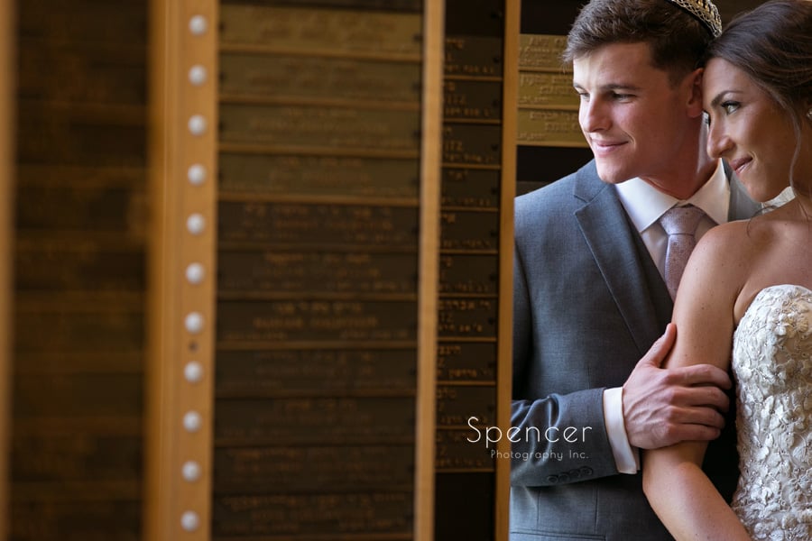  wedding day portrait at revere road synagogue