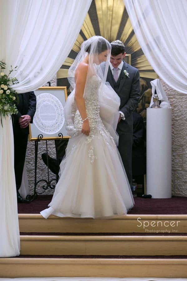 wedding ceremony at revere road synagogue