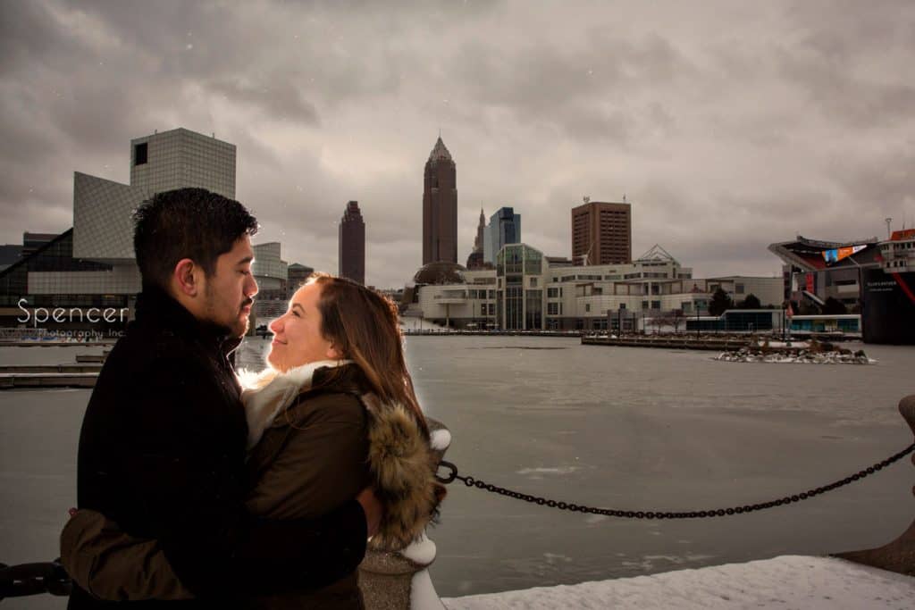 Read more about the article Winter Engagement Pictures // Cleveland Engagement