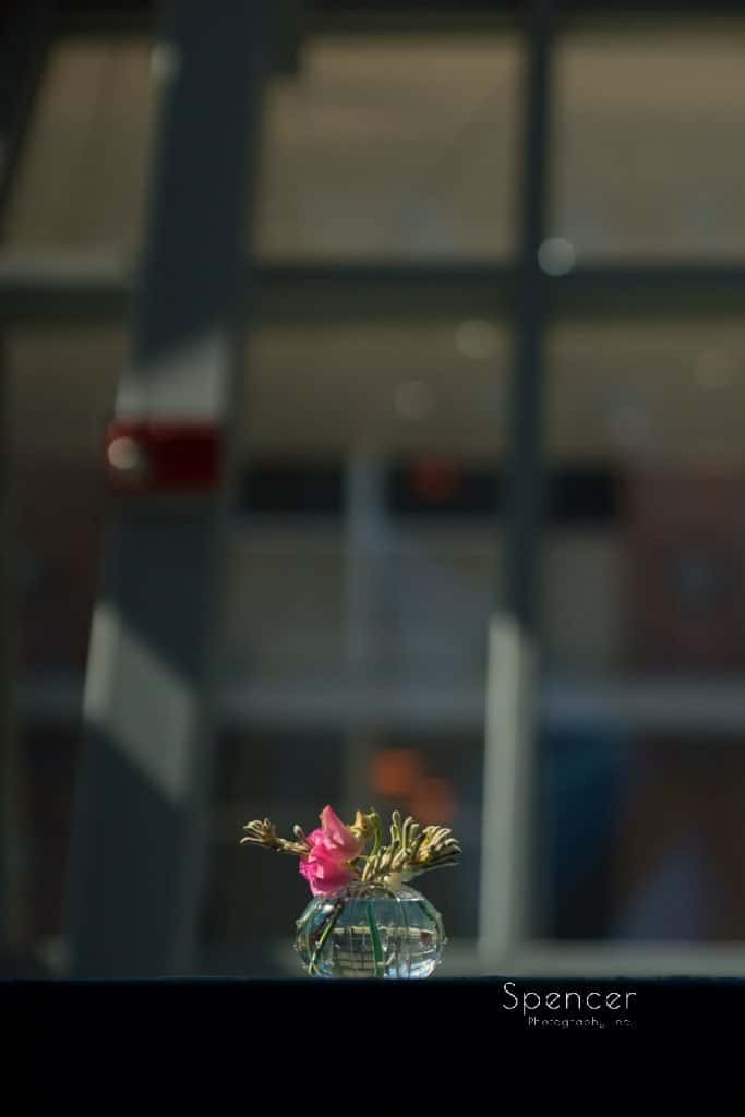 simple floral centerpiece at Akron Art Museum
