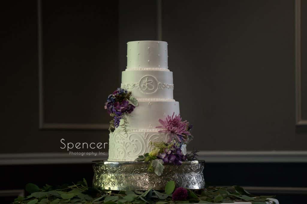  wedding cake at Columbia Hills Country Club wedding reception