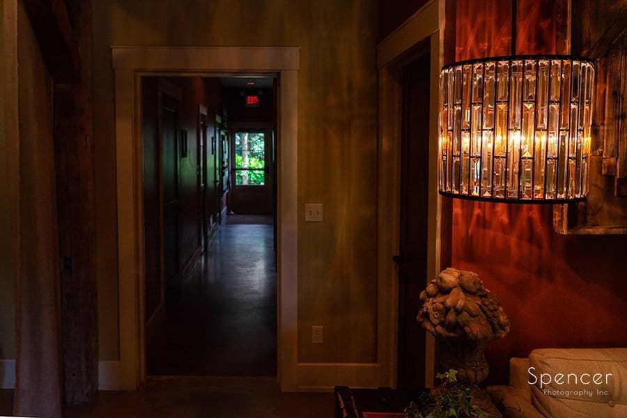 main entryway to Thorncreek Winery in Aurora