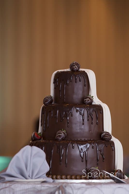 wedding cake at Crown Plaza Cleveland