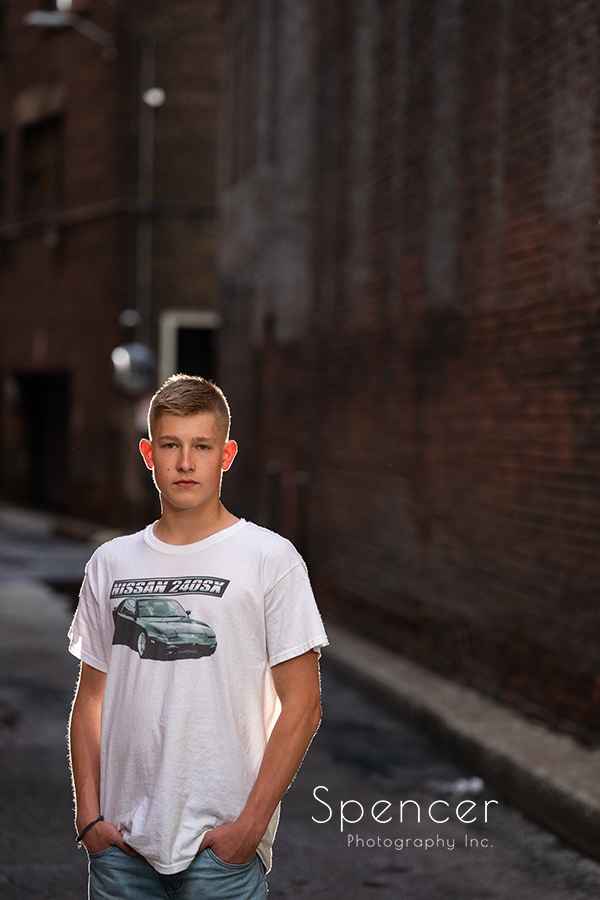 senior picture in Cleveland alleyway
