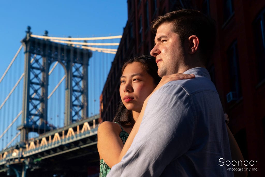 engagement picture at Manhattan Bridge in New York City