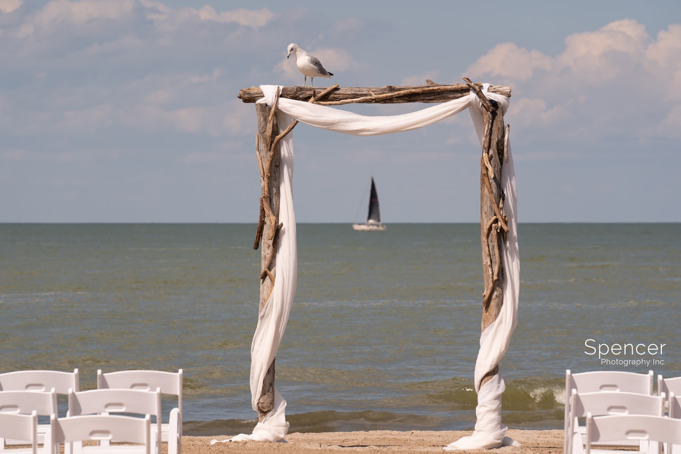 You are currently viewing Wedding at Dock’s Beach House // Cleveland Wedding Photographer