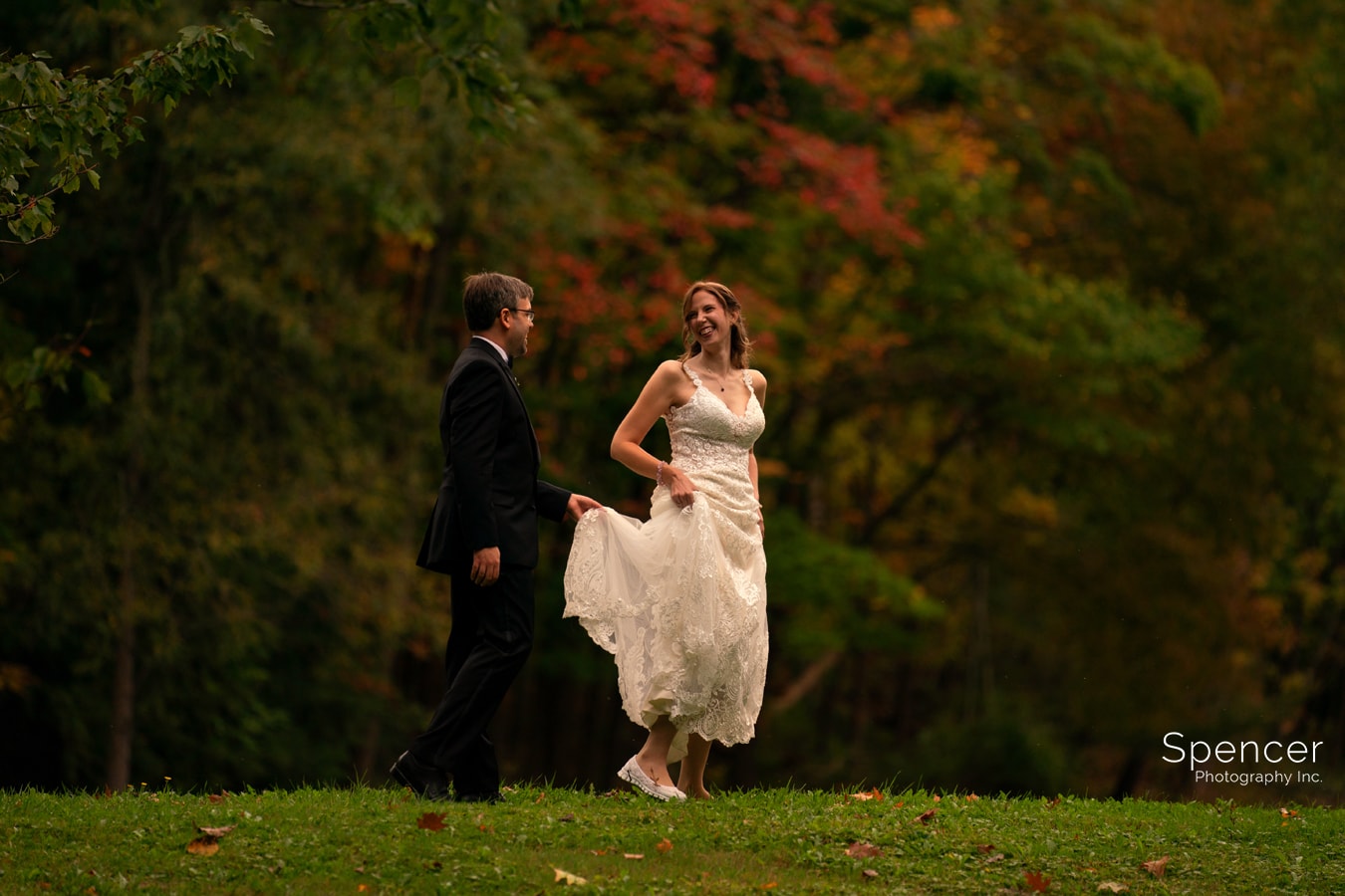 You are currently viewing Wedding Day in Twinsburg // Cleveland Wedding Photographers