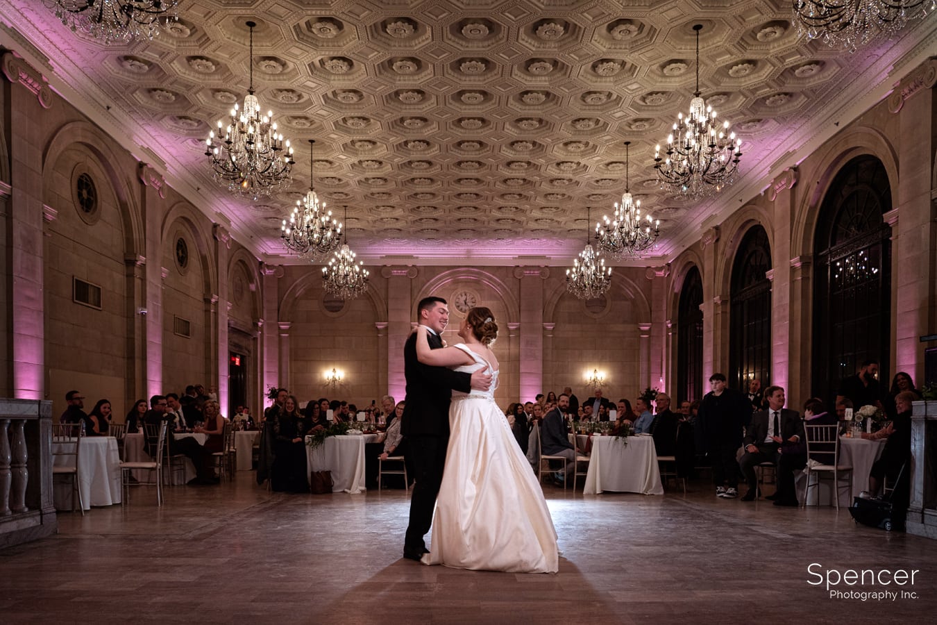 You are currently viewing Ariel Pearl Wedding Reception // Cleveland Wedding Photographers