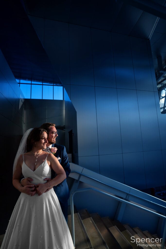 wedding picture at Akron Art Museum
