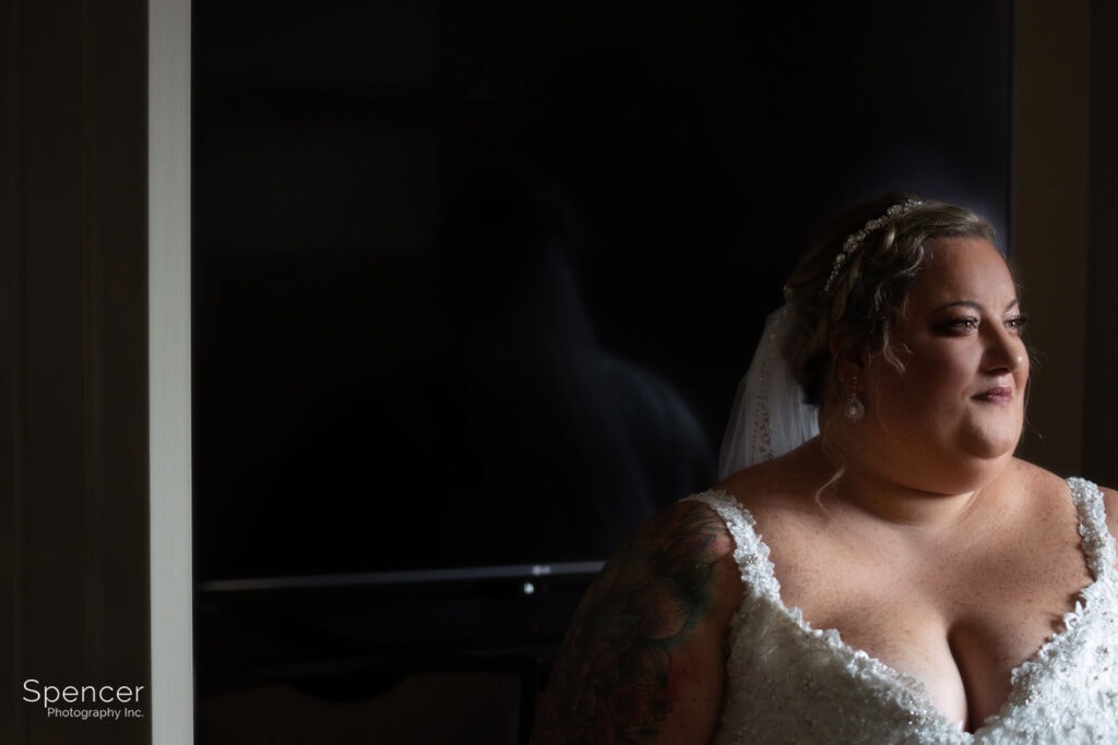  bridal portrait at Akron Hilton