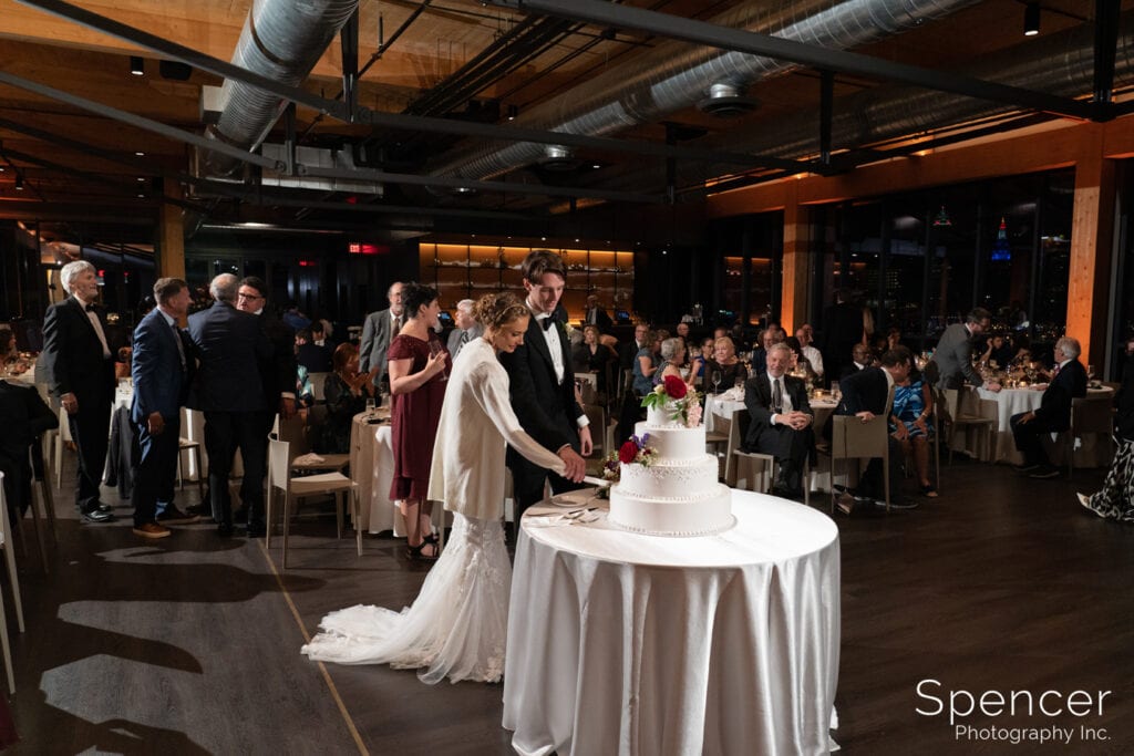 Read more about the article Wedding Reception at Truss Cleveland | Cleveland Wedding Photographer
